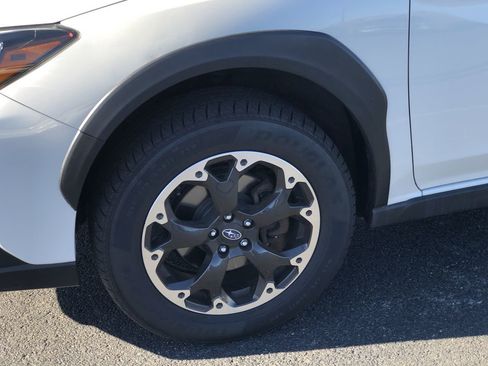 Used 2022 Subaru Crosstrek 2.0i Premium w/ Moonroof Package image 2