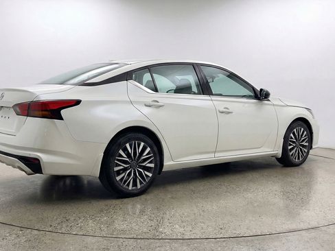 Used 2025 Nissan Altima 2.5 SV image 9