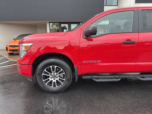 Used 2024 Nissan Titan SV w/ Accessory Utility Package image 11