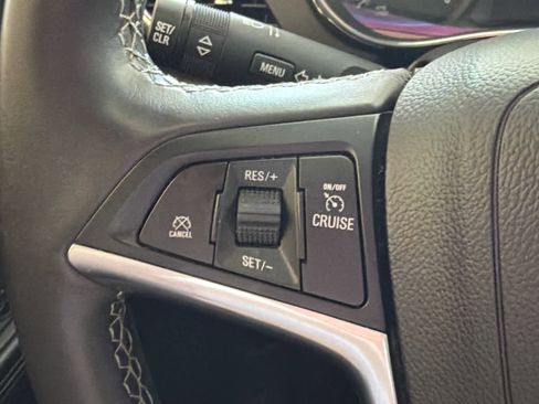 Used 2021 Buick Encore Preferred FWD image 36