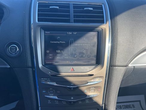 Used 2011 Lincoln MKX AWD w/ 102A Rapid Spec Order Code image 16