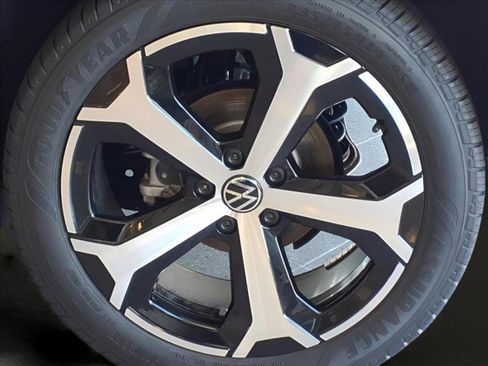 New 2025 Volkswagen Taos SEL image 2