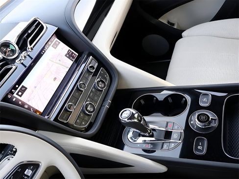 Used 2023 Bentley Bentayga Extended Wheelbase image 23