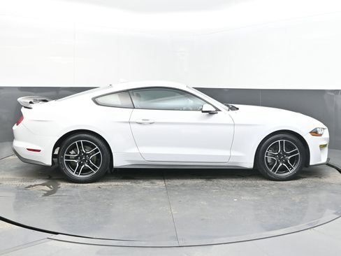 Used 2020 Ford Mustang Premium image 8