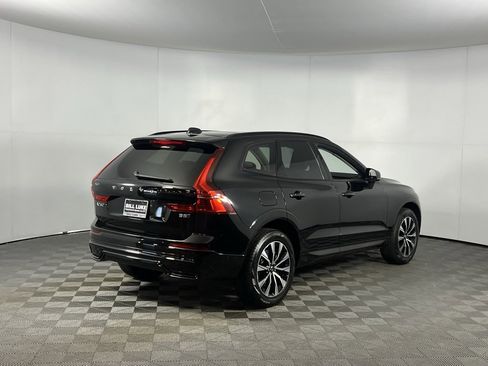 Used 2025 Volvo XC60 B5 Plus image 7