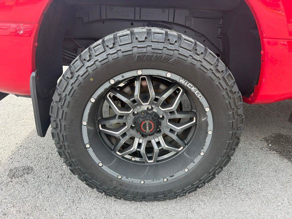 Used 2021 Nissan Titan SV w/ SV Convenience Package AWD/4WD image 13