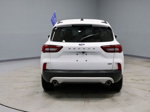 Used 2023 Ford Escape SE image 11