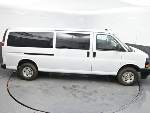 Used 2024 Chevrolet Express 3500 LS RWD image 32