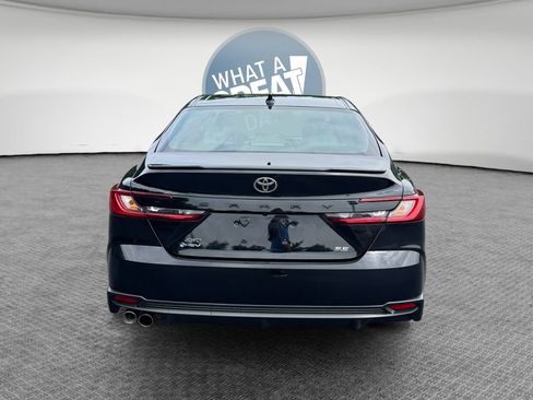 Used 2025 Toyota Camry SE AWD/4WD image 4