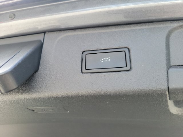Used 2023 Volkswagen Atlas SE w/ Panoramic Sunroof Package FWD image 10