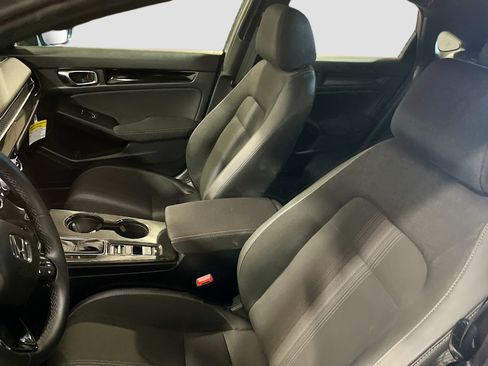 Used 2025 Honda Civic Sport image 21