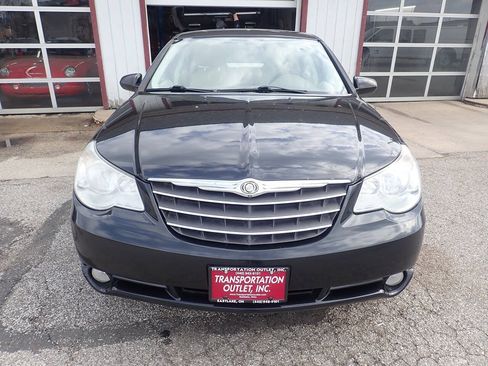 Used 2010 Chrysler Sebring Limited w/ Electronics Convenience Group FWD image 5
