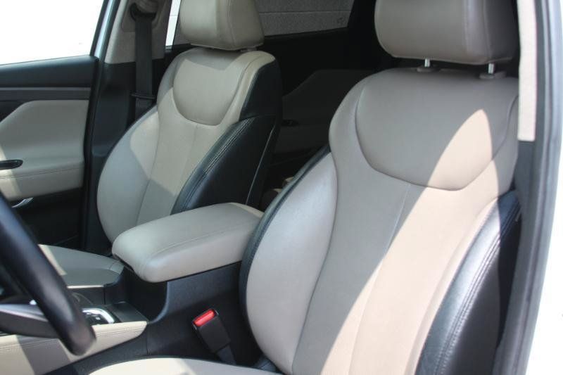 Used 2019 Hyundai Santa Fe Limited AWD/4WD image 31