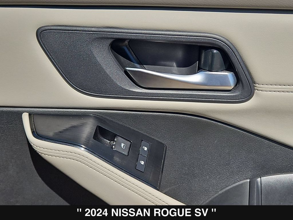 Used 2024 Nissan Rogue SV w/ SV Premium Package FWD image 32