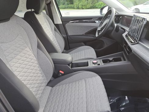 New 2025 Volkswagen Tiguan S image 10