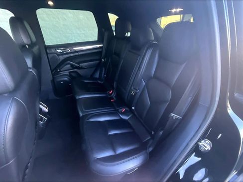 Used 2017 Porsche Cayenne Platinum Edition w/ Premium Package (PJV) image 21
