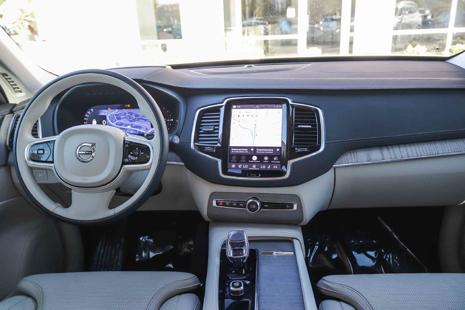 Used 2025 Volvo XC90 T8 Ultra w/ Protection Package Premier AWD/4WD image 14