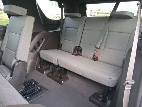 Used 2023 GMC Yukon SLT image 17