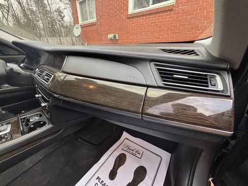 Used 2014 BMW 750Li w/ Executive Package image 15