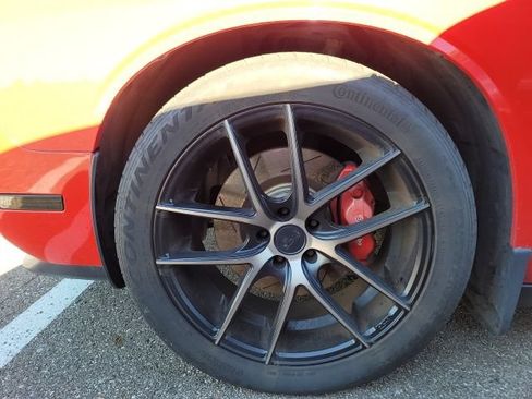 Used 2010 Dodge Challenger SRT8 RWD image 7
