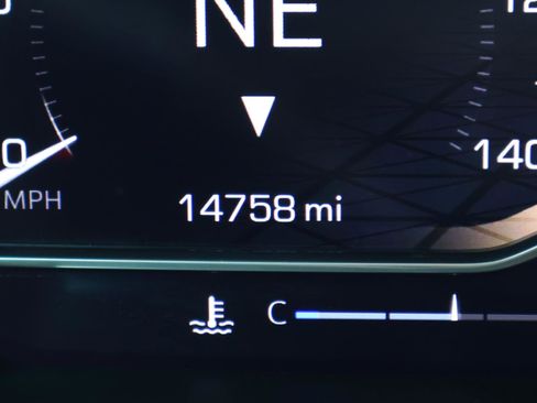 Used 2025 GMC Sierra 1500 Elevation image 32