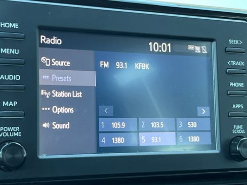 Used 2019 Toyota RAV4 LE FWD image 19
