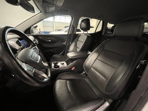 Used 2024 GMC Terrain SLT image 21