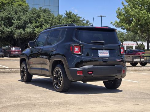 Used 2023 Jeep Renegade Trailhawk AWD/4WD image 4
