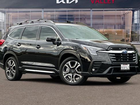 Used 2023 Subaru Ascent Limited image 2
