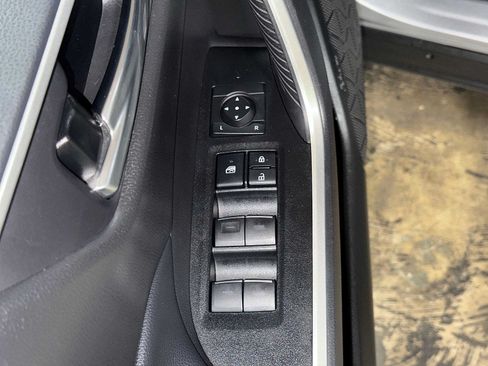 Used 2025 Toyota RAV4 XLE AWD/4WD image 22