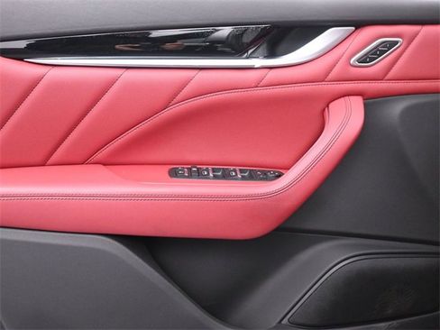 Used 2022 Maserati Levante Modena image 12