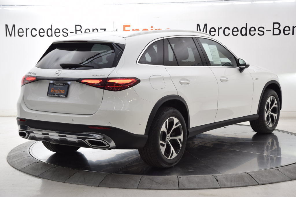 Used 2025 Mercedes-Benz GLC 350e 4MATIC image 6