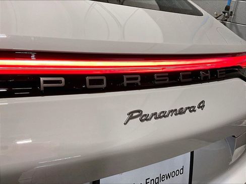 Certified 2023 Porsche Panamera 4 Platinum Edition image 33