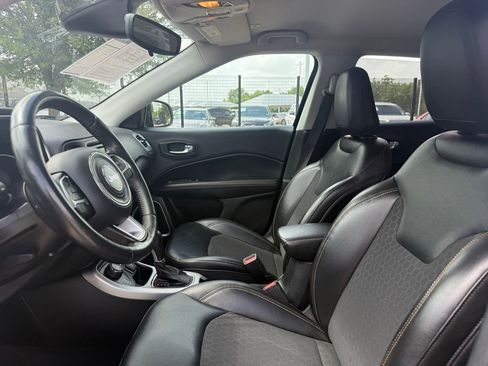 Used 2018 Jeep Compass Latitude AWD/4WD image 10