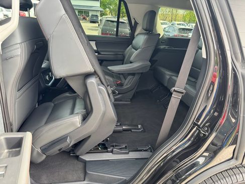 Used 2025 Ford Expedition Active AWD/4WD image 43