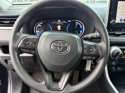 Used 2025 Toyota RAV4 LE image 27