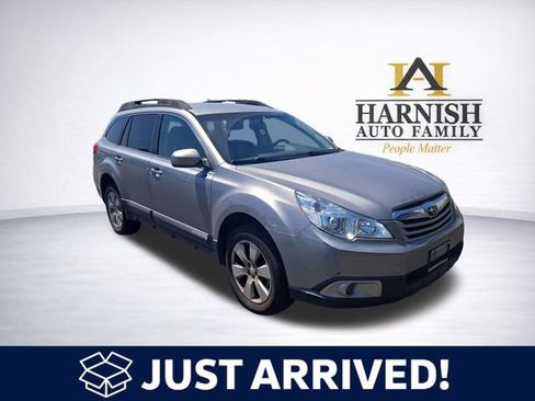 Used 2010 Subaru Outback 2.5i Premium AWD/4WD image 1