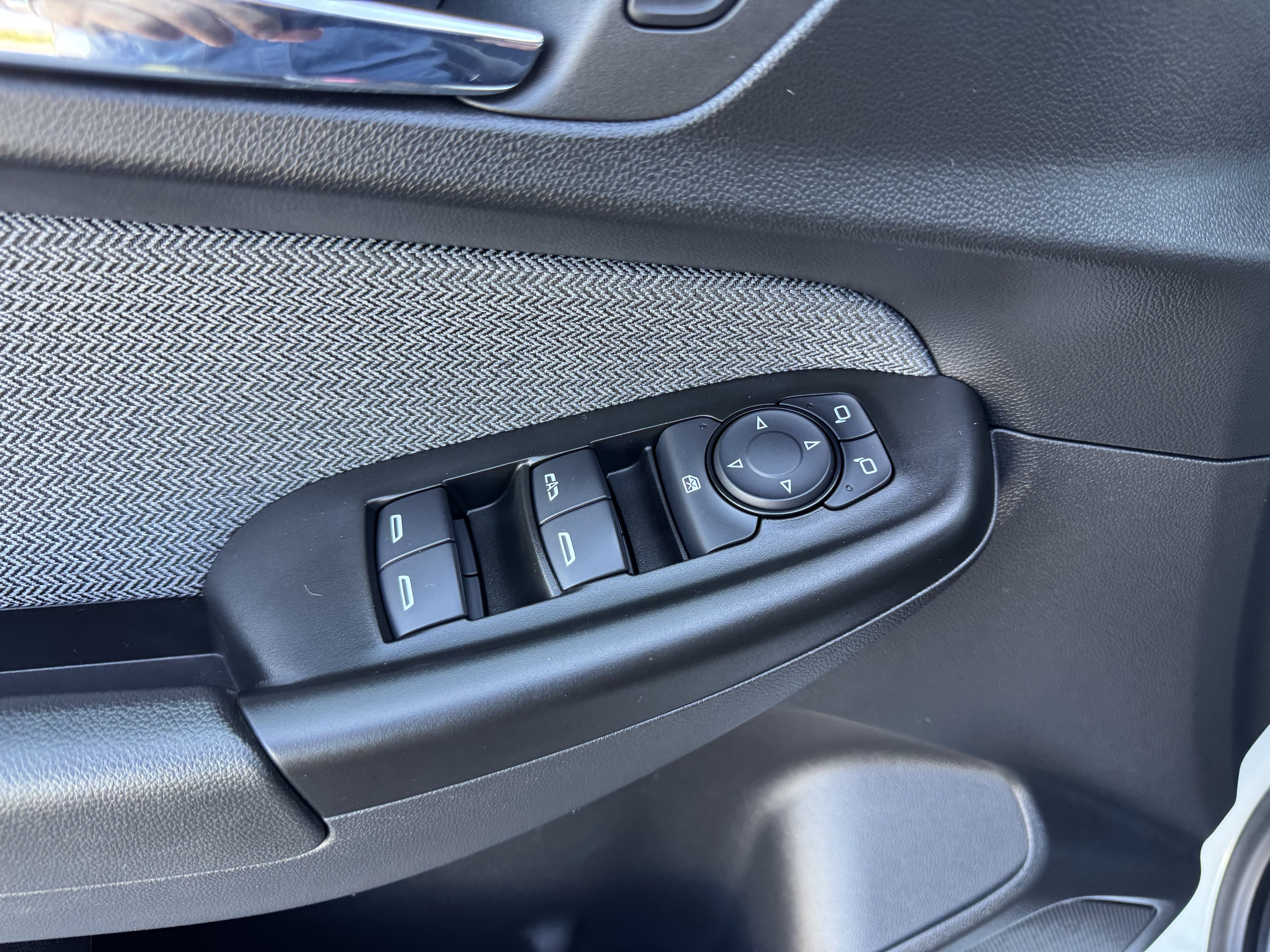 Used 2022 Chevrolet TrailBlazer LT w/ Convenience Package FWD image 11