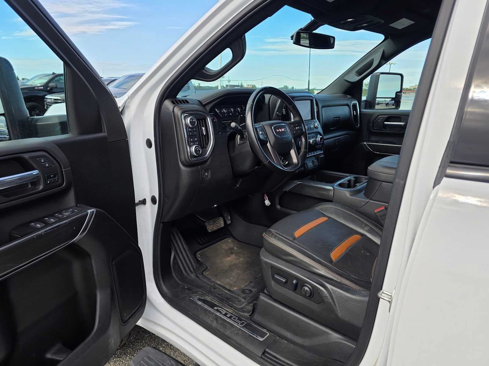 Used 2023 GMC Sierra 2500 AT4 w/ Snow Plow Prep/Camper Package AWD/4WD image 19