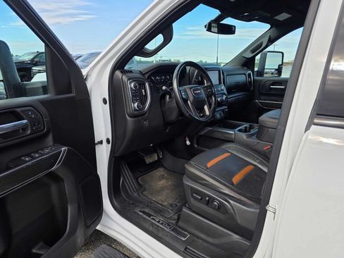 Used 2023 GMC Sierra 2500 AT4 w/ Snow Plow Prep/Camper Package AWD/4WD image 19