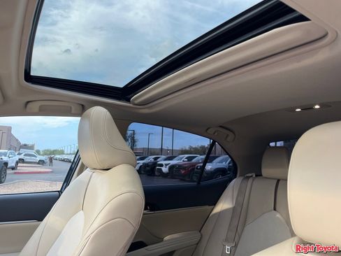 Certified 2020 Toyota Camry XLE w/ Sunroof Package FWD image 32