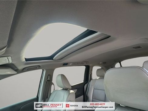 Used 2011 Honda Odyssey EX-L image 12