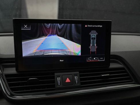 Used 2022 Audi Q5 e Premium w/ Convenience Package image 34