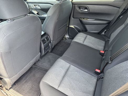 Used 2025 Nissan Rogue SV FWD image 29