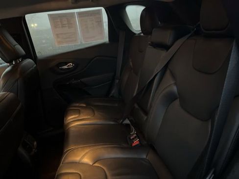 Used 2023 Jeep Cherokee Altitude Lux AWD/4WD image 13