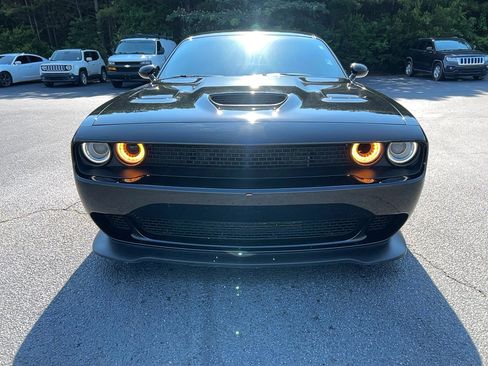 Used 2017 Dodge Challenger SRT Hellcat RWD image 2