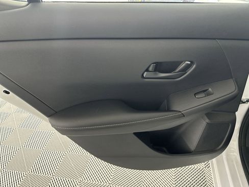 Certified 2025 Nissan Sentra SV FWD image 30