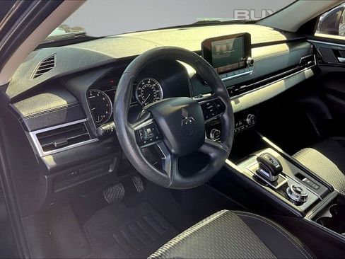 Used 2022 Mitsubishi Outlander ES AWD/4WD image 14