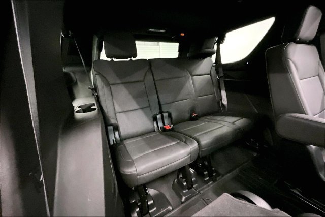 Used 2024 Chevrolet Tahoe Z71 w/ Luxury Package AWD/4WD image 33