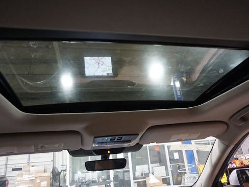 Used 2023 Nissan Pathfinder Platinum image 14